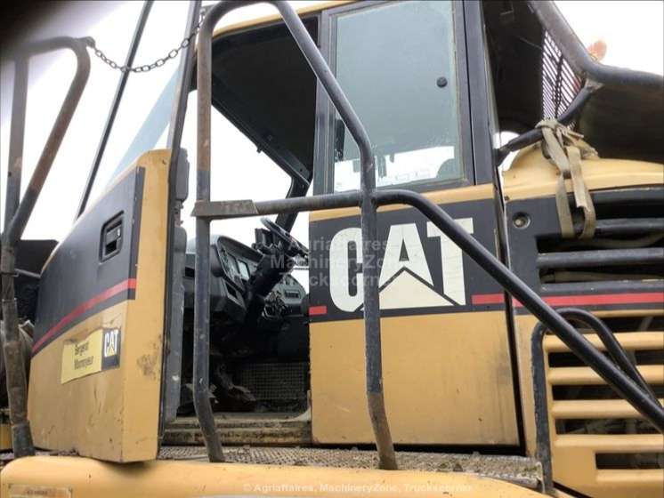 Caterpillar 730
